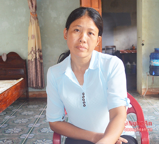 Chị Nguyễn Thị Yến trao đổi thông tin với phóng viên.