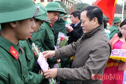 Ngày hội giao quân ở Tx.Thái Hòa. Ảnh: Danh Thái