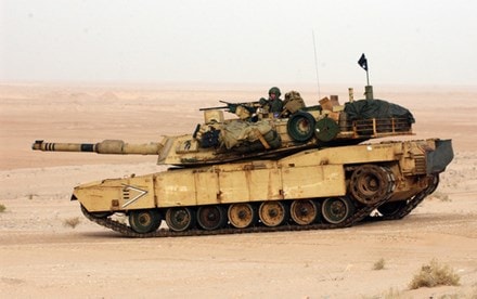 M1 Abrams sẽ là mẫu xe đầu tiên được thử nghiệm công nghệ điều khiển bằng người máy. Ảnh: Wikiwand