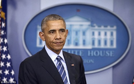 Tổng thống Mỹ Barack Obama thông báo trục xuất 35 nhà ngoại giao Nga sau cáo buộc Nga can thiệp bầu cử Mỹ. Ảnh: DAILY MAIL