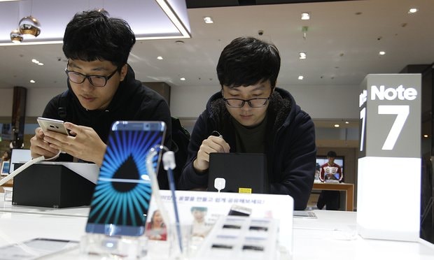 Samsung thu hồi sản phẩm Galaxy Note 7. Ảnh: Guardian.