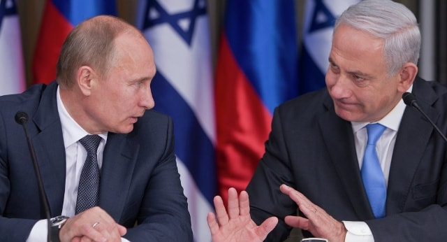 Thủ tướng Israel Benjamin Netanyahu và Tổng thống Nga Vladimir Putin thảo luận về khủng hoảng Syria. Ảnh: AP