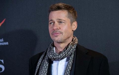 Nỗi buồn luôn hiện hữu trên gương mặt Brad Pitt kể từ khi anh phải sống xa các con