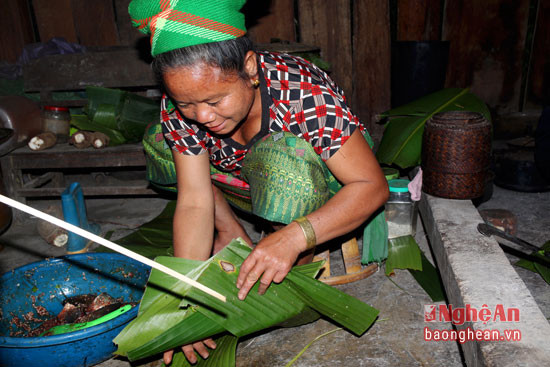 Trong ngày Tết, người Khơ Mú có 1 món ăn không thể thiếu để cúng tổ tiên, ấy là moọc cá.