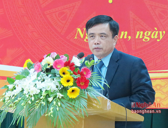 Phó chủ tịch UBND tỉnh Huỳnh Thanh Điền phát biểu chỉ đạo tại hội nghị.