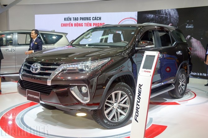 Toyota Fortuner thế hệ mới sẽ được bán ra từ tháng 1/2017.