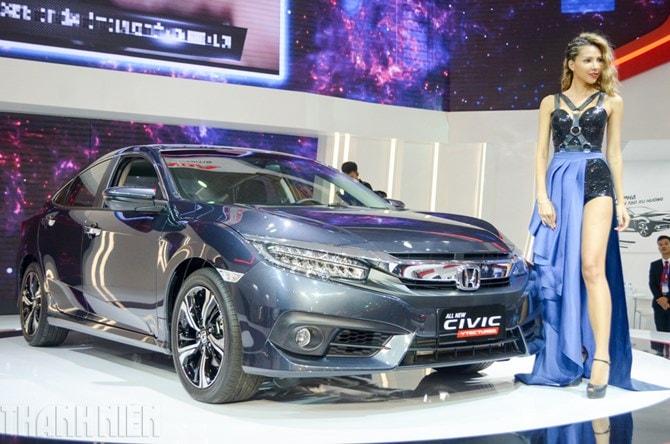 Khách hàng đang chờ đợi thông tin về giá bán của Honda Civic mới