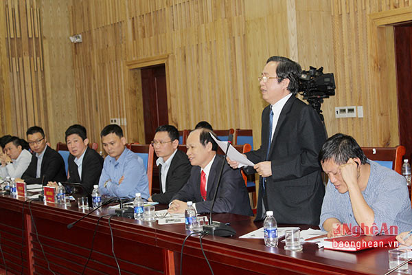 Đại diện các huyện, ngành tỉnh Nghệ An phát biểu tại cuộc họp.