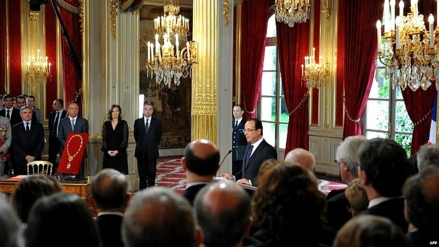 Lãnh đạo đảng Xã hội Francois Hollande tuyên thệ nhậm chức Tổng thống Pháp ngày 15/5/2012