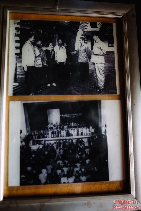 Những tấm ảnh Hoa Xuân Tứ chụp cùng Bác Hồ trong đại hội chiến sỹ thi đua toàn quốc năm 1967 . 