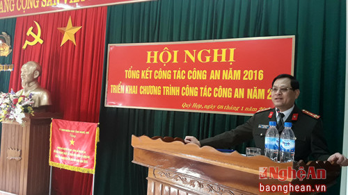 Đại tá Nguyễn Hữu Cầu - UVBTV phát biểu tại hội nghị.