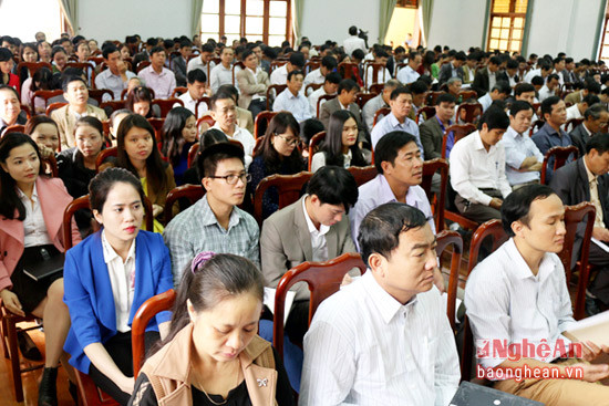 Các đại biểu tham dự hội nghị tại Đô Lương.