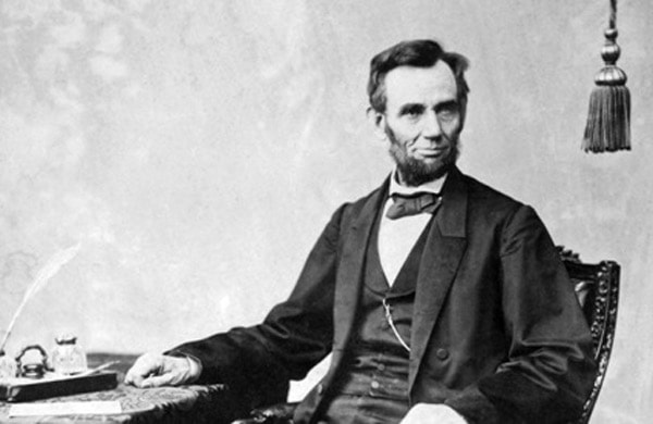 Đó là câu trả lời của Tổng thống Abraham Lincoln (12/2/1809 – 15/4/1865) khi bị công kích rằng ông là một kẻ 