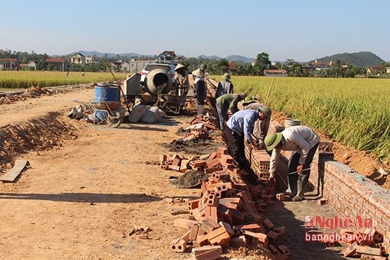 Đầu tư hạ tầng giao thông phục vụ các dự án ở huyện Quỳnh Lưu.