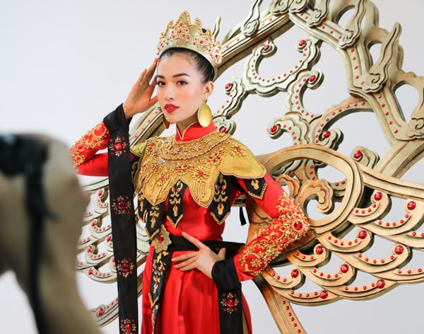 le-hang-thu-5-bo-quoc-phuc-du-thi-miss-universe-1