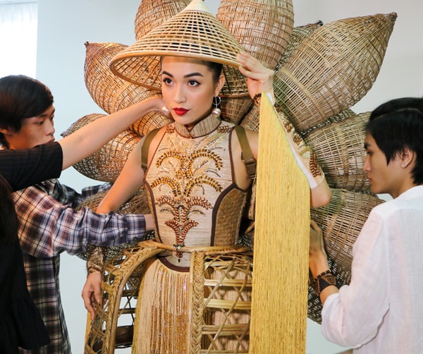 le-hang-thu-5-bo-quoc-phuc-du-thi-miss-universe-7