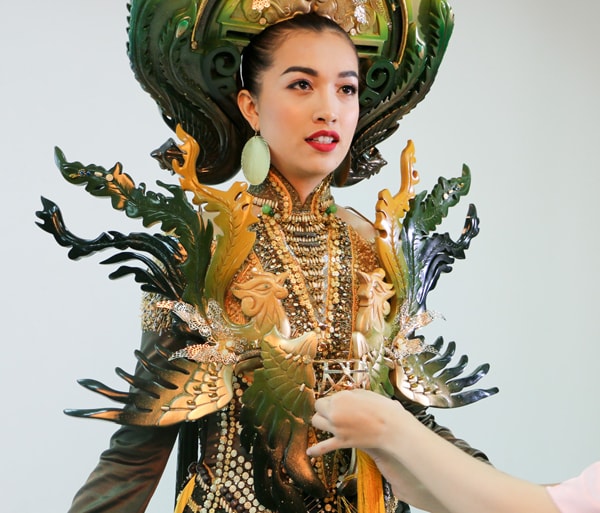 le-hang-thu-5-bo-quoc-phuc-du-thi-miss-universe-2