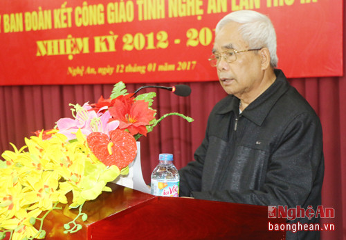 Linh mục Nguyễn Đăng Điền- Chủ tịch Ủy ban đoàn kết Công giáo tỉnh phát biểu khai mạc hội nghị