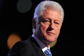 William Jefferson Clinton sinh ngày 19 tháng 8 năm 1946, là tổng thống thứ 42 của Hoa Kỳ từ năm 1993 đến năm 2001. Trước khi vào Nhà Trắng, Clinton đã phục vụ hai nhiệm kỳ thống đốc tiểu bang Arkansas.