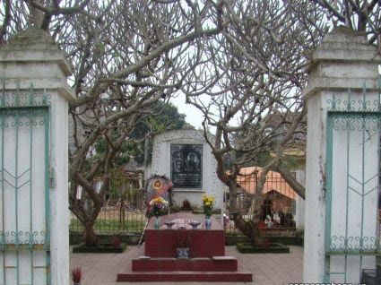 Mộ Đội Cung ở phường Đội Cung (thành phố Vinh).
