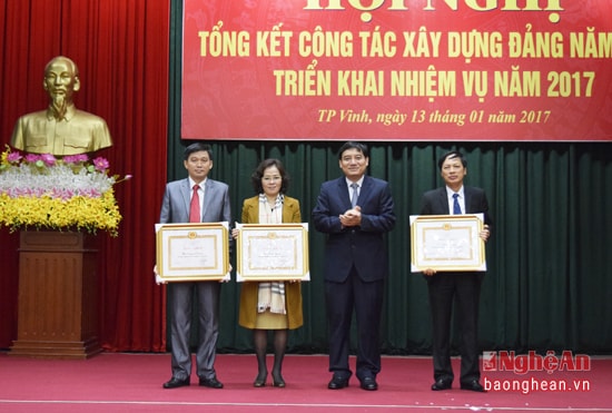 Đồng chí Nguyễn Đắc Vinh - Ủy viên Trung ương Đảng, Bí thư Tỉnh ủy chủ trì phiên làm việc
