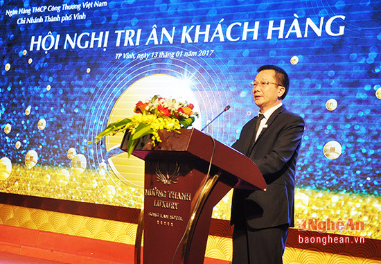 Ông Võ Huy Hạ- Giám đốc Vietinbank chi nhánh Thành phố phát biểu tri ân khách hàng.