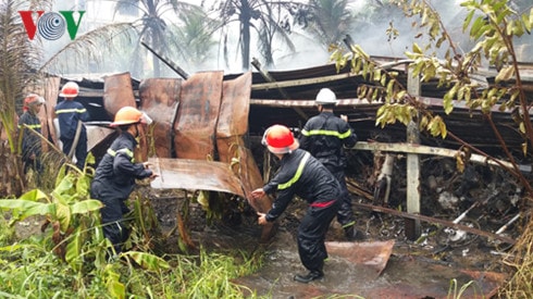 Hiện trường vụ cháy nhà kho.