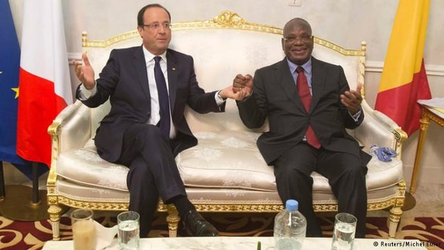 François Hollande tại lễ nhậm chức của Tổng thống Mali Ibrahim Boubacar Keita tại Bamako hồi tháng 9/2013. Ảnh: Reuters.