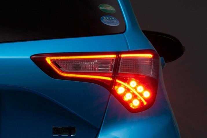 Toyota Yaris 2017 giá 232 triệu, dân Việt ngóng chờ