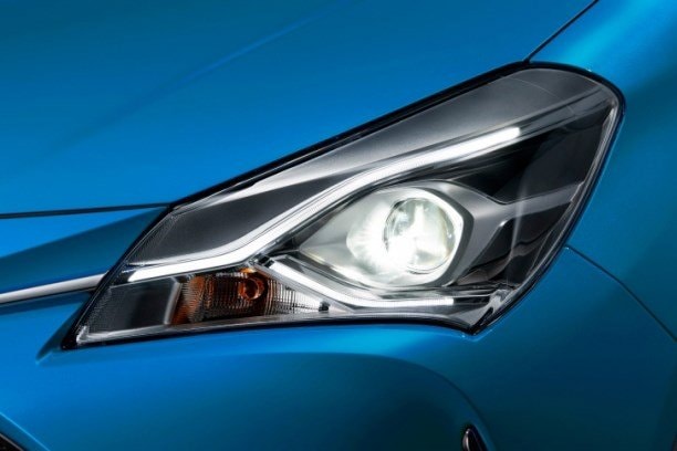 Toyota Yaris 2017 giá 232 triệu, dân Việt ngóng chờ