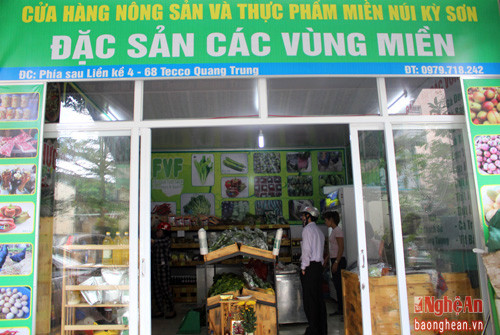 Chuỗi cửa hàng “Nông sản và thực phẩm miền núi Kỳ Sơn” hiện có 3 cơ sở: Mặt sau liền kề 4 C1 Tecco Quang Trung;Tầng trệt C4 Quang Trung; Ki ốt 14 – Hồ Tùng Mậu (TP.Vinh).