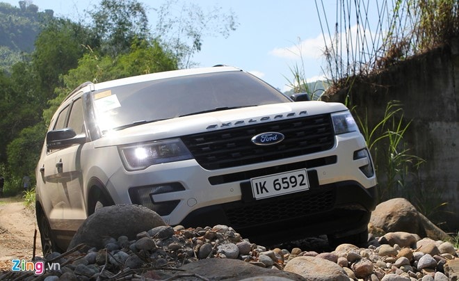 Ford Explorer có giá hợp lý so với các đối thủ. Ảnh: Hân Nguyễn.