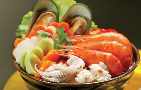 Tôm, hàu... là hải sản giúp nam giới tăng cường sức khỏe tình dục.