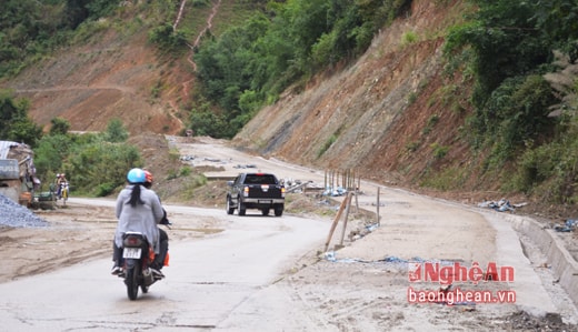 Địa điểm thực hiện dự án đường tránh ngập Quốc lộ 7A. Từ khi thi công dự án này, nơi đây đã xẩy ra không ít vụ tai nạn; trong đó có những vụ tai nạn gây chết người.