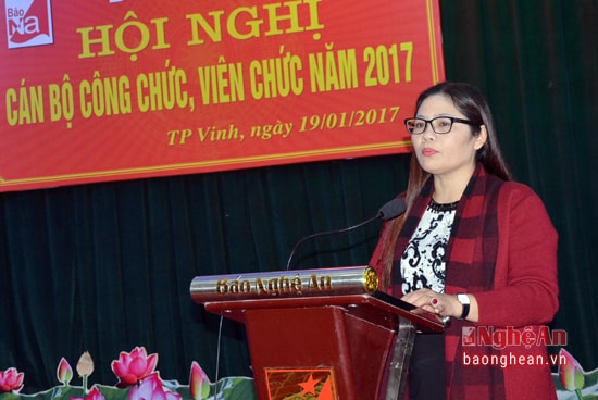 Đồng chí Đào Thanh Mai- Phó Chủ tịch Công đoàn Viên chức tỉnh Nghệ An phát biểu. Ảnh Thanh Lê.