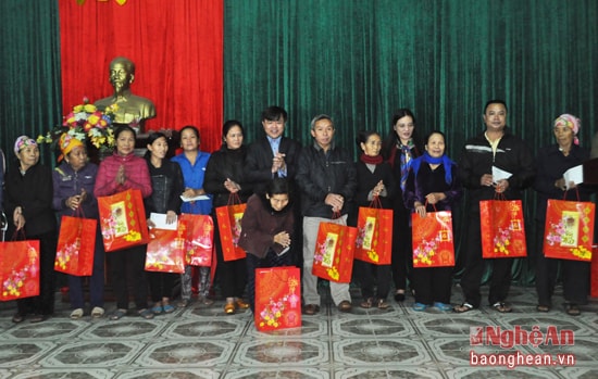 Đồng chí Cao Thị Hiền - Ủy viên Ban Thường vụ Tỉnh ủy, Phó Chủ tịch HĐND tỉnh chủ trì hội nghị