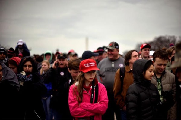 Mũ đỏ mang dấu ấn Donald Trump sản xuất ở Việt Nam  Ảnh: Reuters