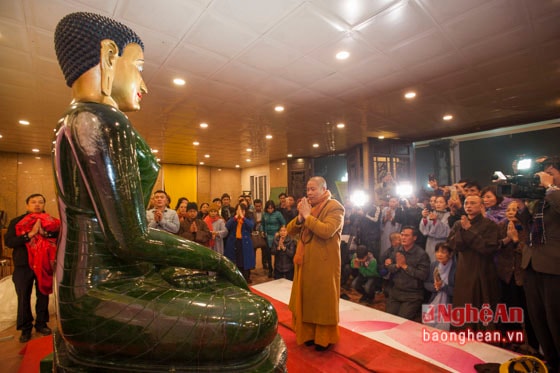 Tượng Phật ngọc được yên vị tại chánh điện chùa Đại Tuệ.