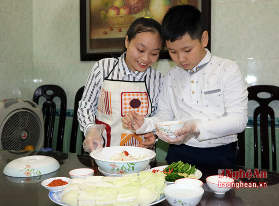 Muốn có một món Kim Chi ngon, hấp dẫn thì khâu đầu tiên phải chọn nguyên liệu vừa ngon vừa đầy đủ. 