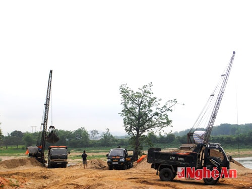 Khai tác cát sỏi, ảnh tư liệu minh họa
