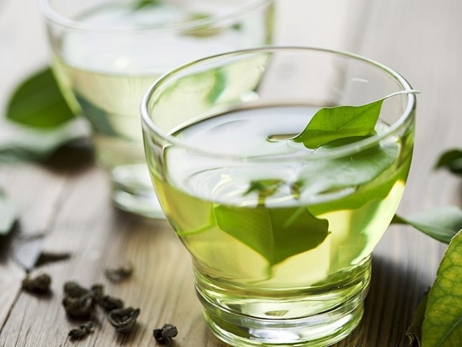 Uống trà xanh buổi sáng có rất nhiều lợi ích cho sức khỏe. Ảnh: Eatthis.