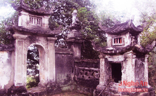 Nét nổi bật tạo nên sự cổ kính, uy nghiêm ở Đền Thờ Nghĩa Vương Nguyễn Biểu hệ thống tam quan.