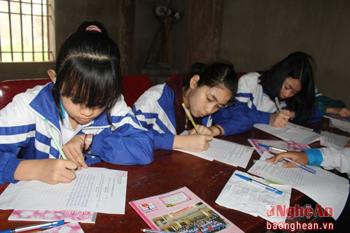 Đây là năm thứ 8, xã Quỳnh Đôi tổ chức lễ khai bút đầu xuân. Qua đây, đề cao sự học và giáo dục truyền thống quê hương cho các thế hệ mai sau .