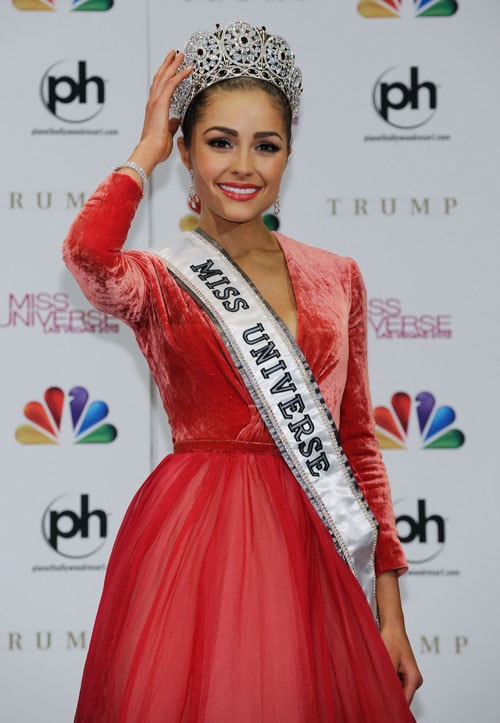 Olivia Culpo, sinh năm 1992, đến từ Rhode Island (Mỹ), là chủ nhân vương miện Miss Universe 2012. Chiều cao 1,66 m nhưng cô vẫn tự tin làm người mẫu và chinh phục các cuộc thi sắc đẹp. Olivia Culpo là người đẹp Mỹ thứ tám đoạt danh hiệu Hoa hậu Hoàn vũ.