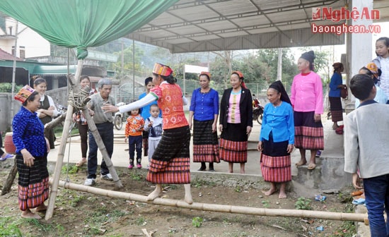 Đi cầu khỉ - trò chơi