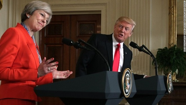 Thủ tướng Anh Theresa May và Tổng thống Mỹ Donald Trump trong cuộc họp báo tại Nhà Trắng ngày 27/1. Ảnh: Getty.
