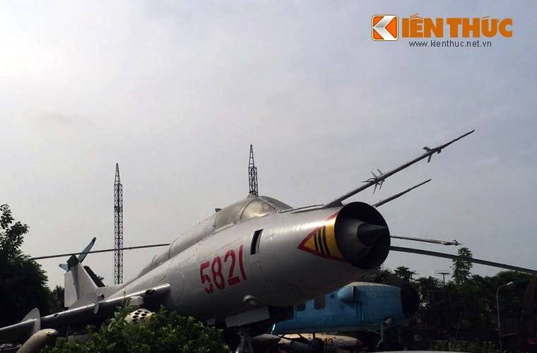 “Mũi thương” xuất hiện trên đầu máy bay cường kích Su-22M. Vậy thiết bị này là một loại vũ khí hay là khí tài đặc biệt gì?