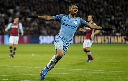 tan-binh-19-tuoi-toa-sang-man-city-dai-thang