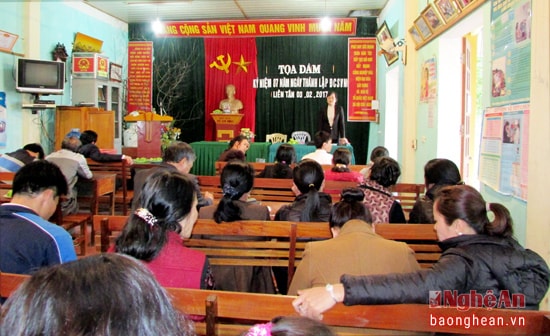 Toàn cảnh buổi sinh hoạt của Chi bộ Liên Tân, xã Bồng Khê, Con Cuông.