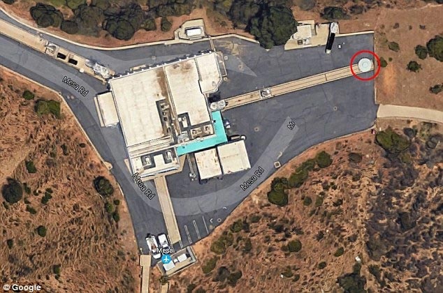 Vật thể hình đĩa bay trong bức ảnh vệ tinh mới chụp trên Google Earth. 